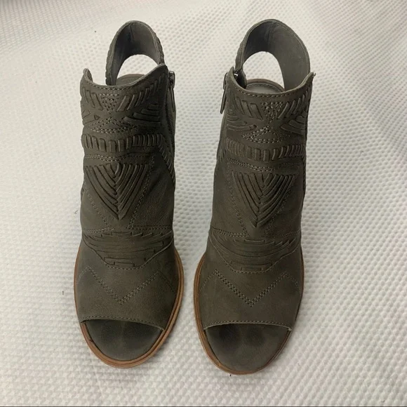 Vince Camuto Karinta heel - Picture 3 of 15